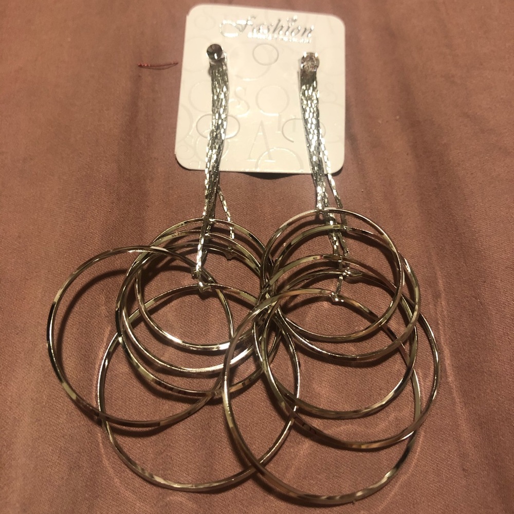 Earring - Picture 6 of 16